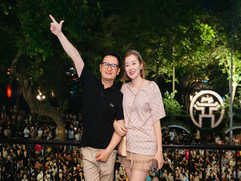 Bằng Kiều và Mai Linh hiện tại thoải mái chia sẻ hình ảnh bên nhau.