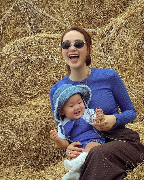 Con trai Minh Hằng càng lớn càng kháu khỉnh.