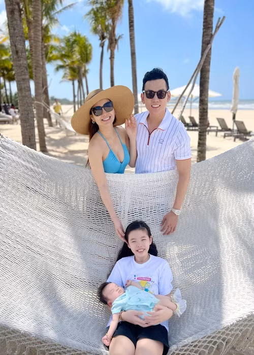 Nữ diễn viên chia sẻ trên Znews, cô dự định 2-3 năm tới mới tiếp tục có con nhờ phương pháp IVF.