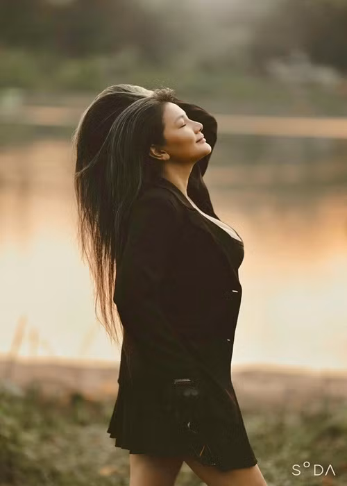 Vóc dáng của Kiều Trinh ở tuổi 47 khá đẫy đà.