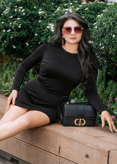 Nữ diễn viên miệt mài đóng phim. "Tôi nghĩ mình được Tổ thương, luôn cho cơ duyên gặp gỡ những dự án phim tuyệt vời. Tôi từng tham gia nhiều phim được đánh giá nặng ký, đi thi tranh giải", Kiều Trinh chia sẻ trên Người Lao Động.