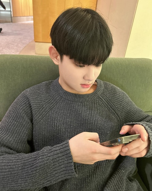 Park Geon Roung sở hữu gương mặt điển trai, vóc dáng cao ráo. Ảnh: Instagram.