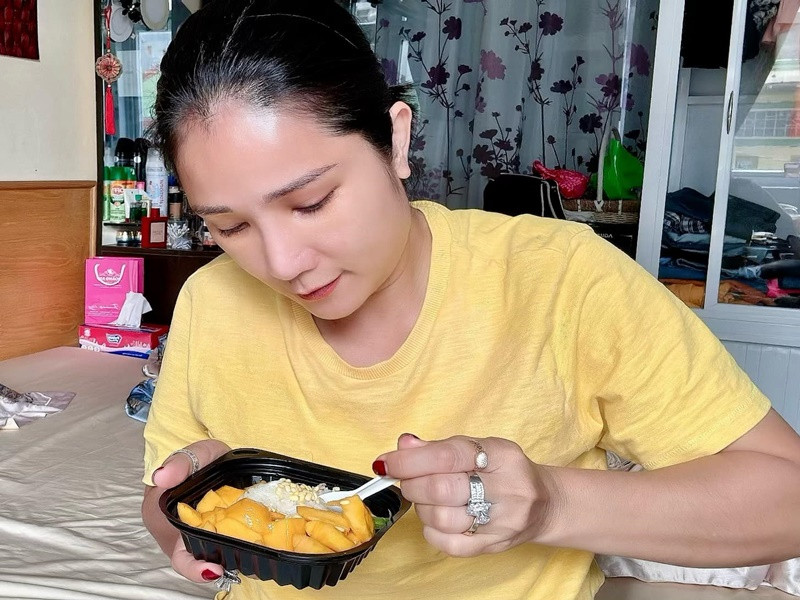 Nữ MC cố gắng ăn uống khoa học để sức khỏe ổn định. Ảnh: FBNV.