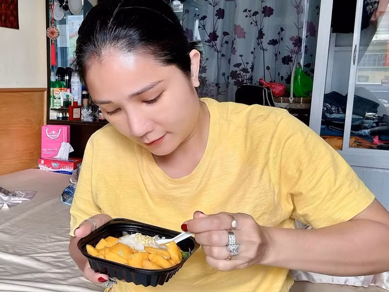 Nữ MC cố gắng ăn uống khoa học để sức khỏe ổn định. Ảnh: FBNV.