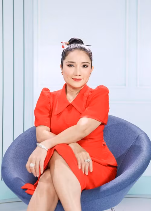 Bị ném đá vì quảng cáo lố, Cát Tường bị stress đến mức bị đau dạ dày nặng. Ảnh: FBNV.