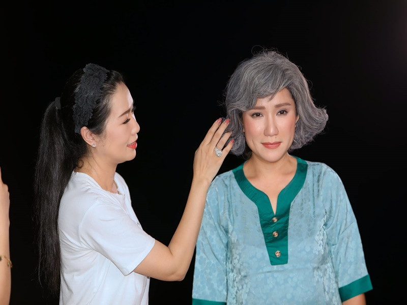 Nữ MC đăng hình ảnh tập diễn kịch. Ảnh: FBNV.