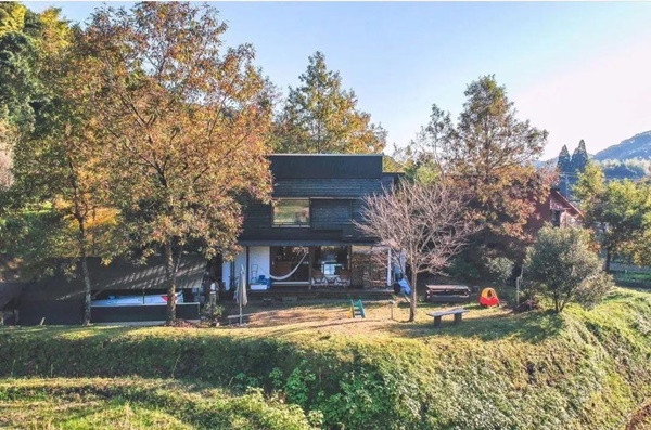 Mot gia dinh Nhat Ban 10 nam song tren nui