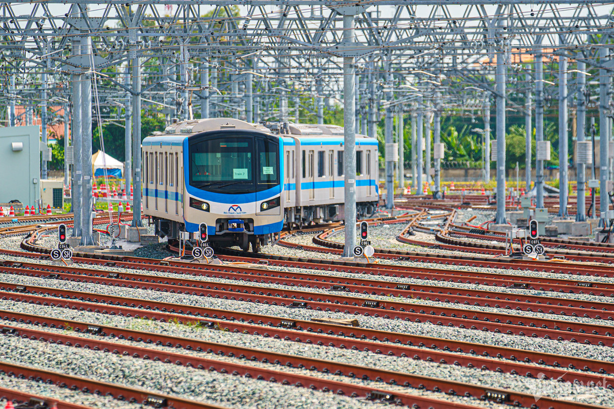 Hiện tại, depot Long Bình có các tòa nhà vận hành, xưởng chính, bãi đỗ, trạm vệ sinh, đường ray, hệ thống điện, tín hiệu... Tất cả đã hoàn thiện cơ bản.