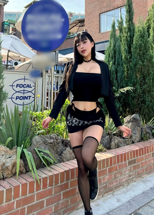 Ở cuộc thi Người mẫu ngoại cỡ Maxim của Hàn Quốc năm 2021, cô nàng xếp thứ 21.