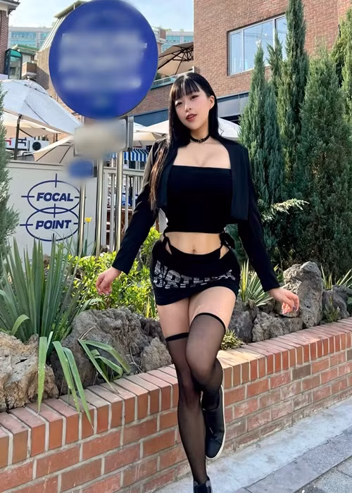 Ở cuộc thi Người mẫu ngoại cỡ Maxim của Hàn Quốc năm 2021, cô nàng xếp thứ 21.