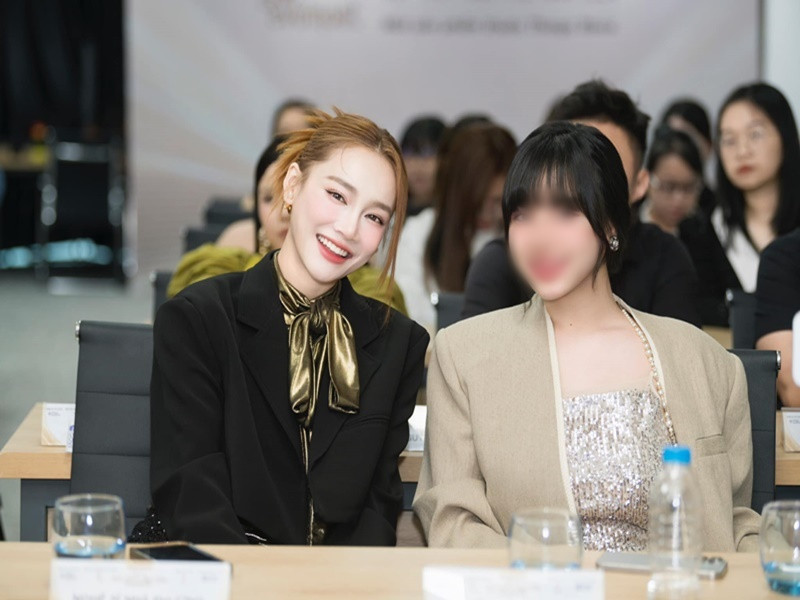 Tháng 12/2020, vợ Trường Giang gây chú ý khi lên chức Phó chủ tịch điều hành kiêm nhà đồng sáng lập một thương hiệu đồ dùng, mỹ phẩm dành cho mẹ và bé tại Việt Nam.