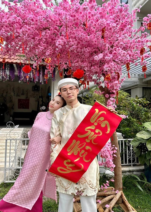 Hạnh Sino khoe được chồng động viên, hỗ trợ mọi thứ cần thiết trong suốt thai kỳ.