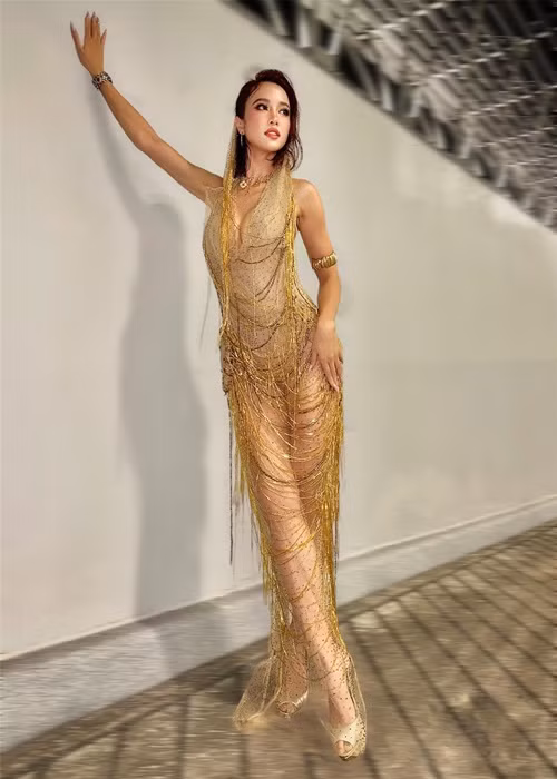 Ít năm trước, ông bầu Vũ Khắc Tiệp khen nức nở body của Vũ Ngọc Anh đẹp nhất nhì Vbiz. Ảnh: FBNV.