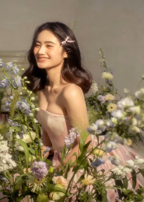 Ý Nhi nhận được lời chúc mừng sinh nhật từ Anh Kiệt. "Chúc mừng sinh nhật tình yêu của tôi", Anh Kiệt viết.