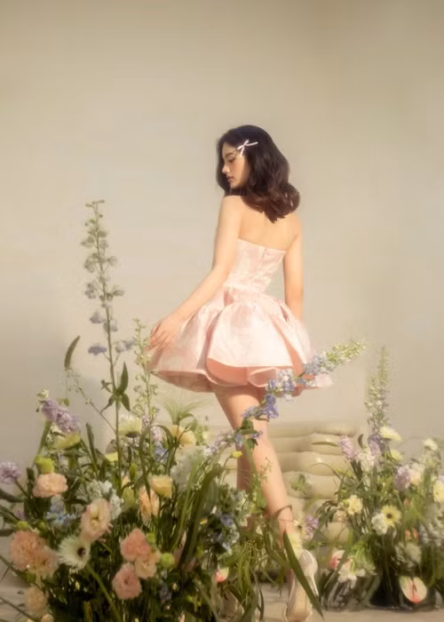 Trong 8 tháng qua, Ý Nhi du học ở Úc. Gần đây, cô mới về Việt Nam.