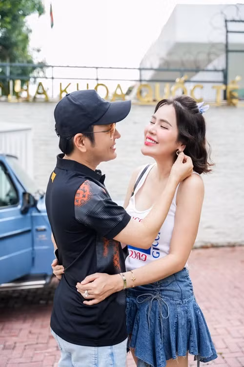 Vũ Luân đang độc thân nên được nhiều fan ghép cặp với Phương Lê.