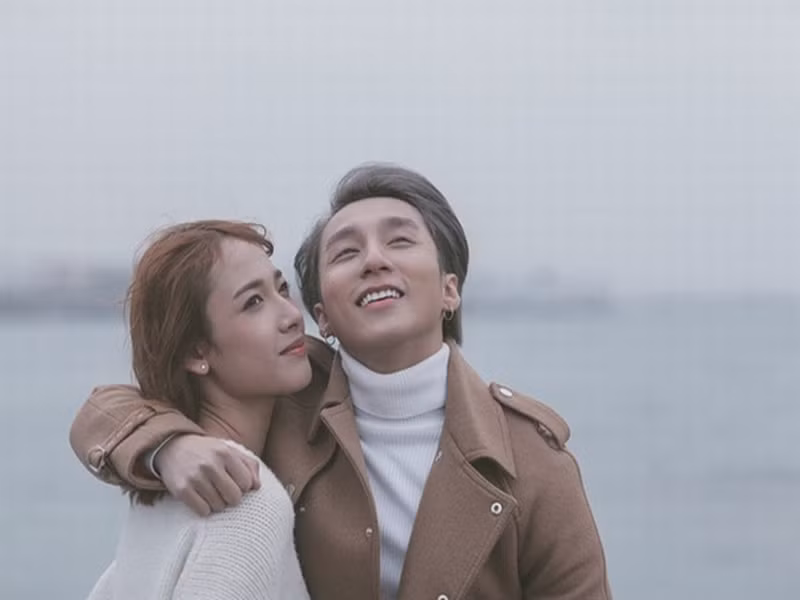 Trong MV Nơi này có anh của Sơn Tùng M-TP ra mắt năm 2017, nữ diễn viên chính là Cara Phương. Ảnh: Dân Việt.