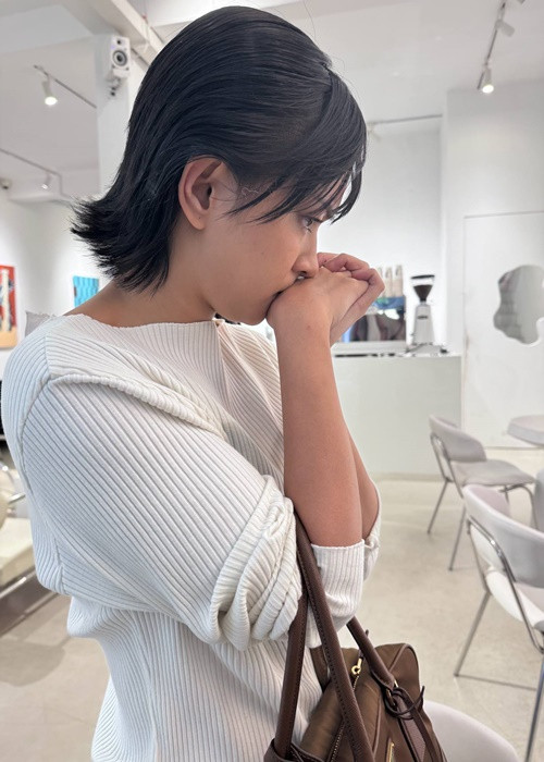 “Cuối cùng, khi tất cả các tình tiết được xâu chuỗi lại cùng những bằng chứng rõ ràng, N.T.H đã không thể chối cãi và thừa nhận mình chính là người đã lắp đặt camera quay lén trong nhà vệ sinh nữ”, Châu Bùi viết.