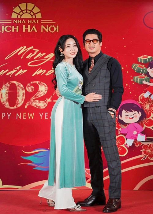 Theo Vietnamnet, Ngọc Quỳnh hẹn hò với Thùy Anh được một thời gian.