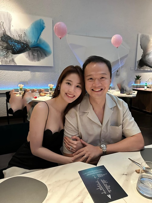 Nữ diễn viên đón ngày lễ Tình nhân, 8/3 bên người bạn đời.