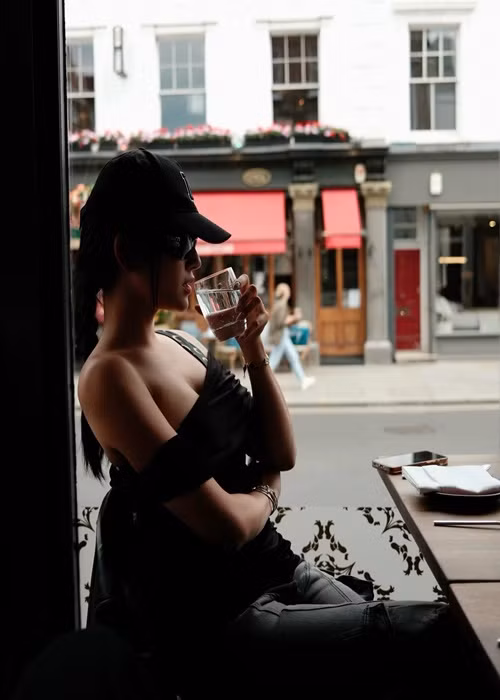 Phó nháy cho Huyền My trong chuyến du lịch là bố mẹ và em trai.