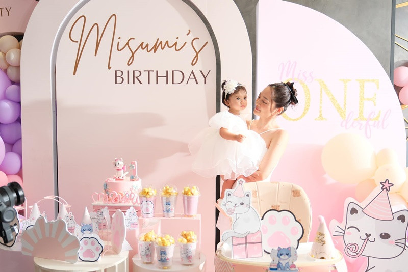 "Sẵn tiện chia sẻ luôn tài khoản Instagram của em bé mà hôm ấy đã trượt tay đăng nhầm để mọi sự đã dẫn tới ngày hôm nay", Bảo Anh bày tỏ.