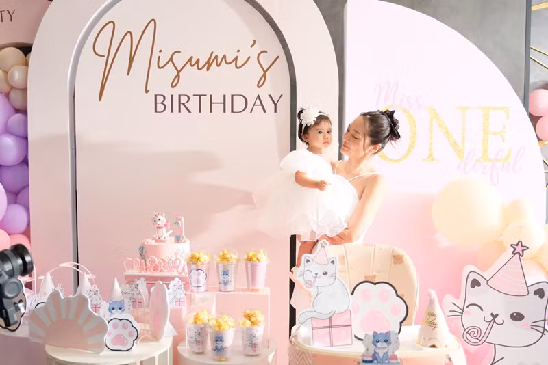 "Sẵn tiện chia sẻ luôn tài khoản Instagram của em bé mà hôm ấy đã trượt tay đăng nhầm để mọi sự đã dẫn tới ngày hôm nay", Bảo Anh bày tỏ.