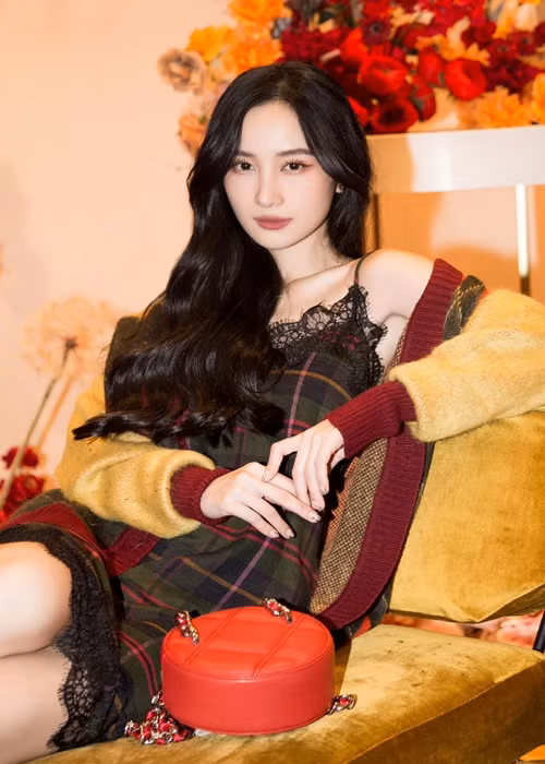 Năm 2021, Jun Vũ cho biết, cô từng yêu trai hư, bị "cắm 3 sừng" cùng một lúc. Ảnh: FBNV.