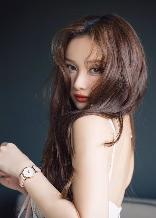 Nữ diễn viên từng lụy tình đến mức không thiết ăn uống. Ảnh: FBNV.