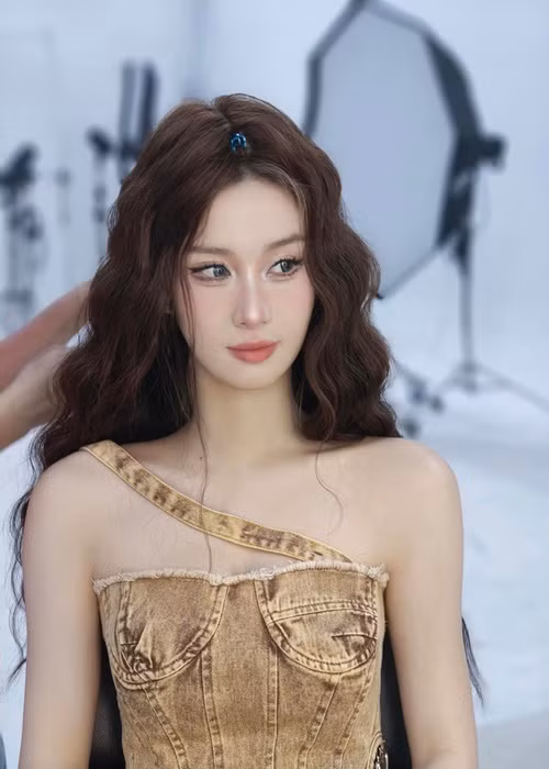 "Tuy nhiên sẽ không bao giờ như vậy nữa vì sau đó tôi đã nhận ra giá trị của mình và học được cách yêu bản thân mình hơn", Jun Vũ nói. Ảnh: FBNV.