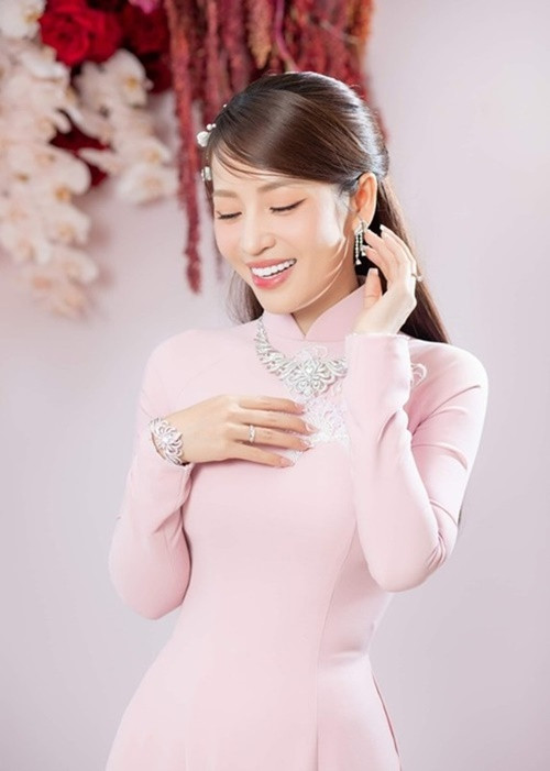 Theo Vietnamnet, bộ trang sức của Puka gồm hơn 1.000 viên kim cương tinh tuyển cùng viên kim cương chủ đạo hình trái tim độc bản. Ảnh: Vietnamnet.