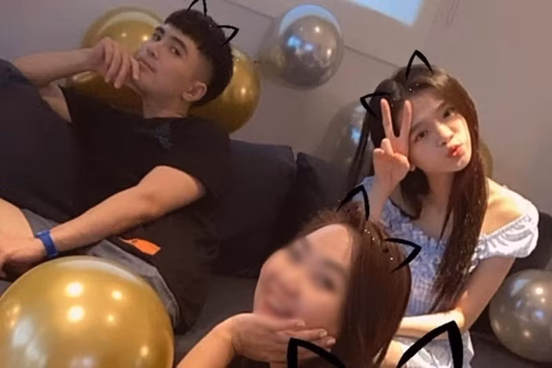 Cả hai tỏ ra khá thân thiết trong những năm qua. Ảnh: Znews.