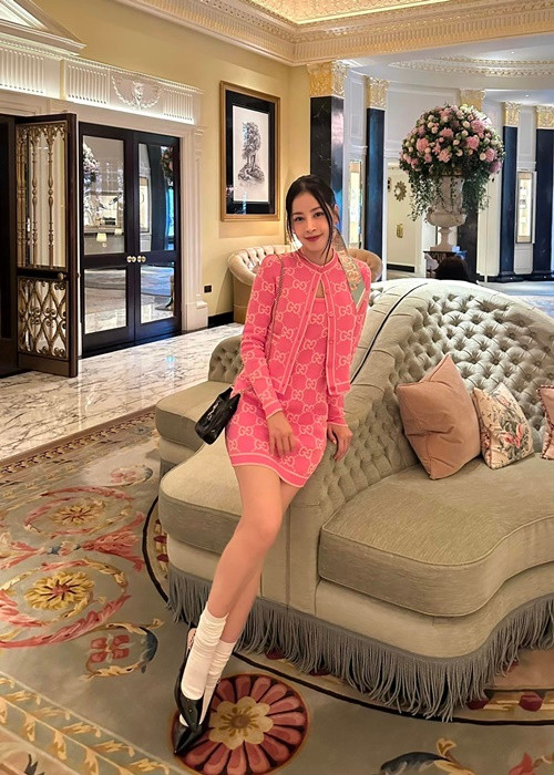 Chi Pu chưa lên tiếng về hình ảnh đang gây xôn xao dư luận. Ảnh: FBNV.