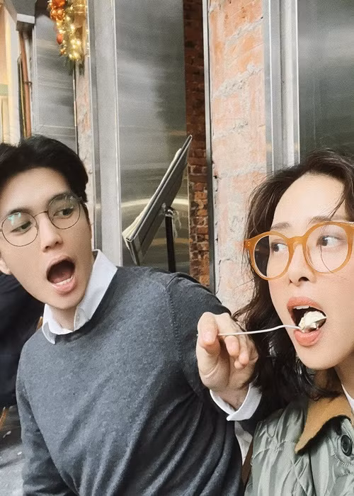 Trước khi gặp Ngô Thanh Vân, Huy Trần kinh doanh thời trang ở Đức và Việt Nam.