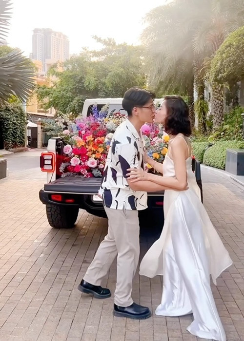 Những khoảnh khắc ngọt ngào của vợ chồng Ngô Thanh Vân khiến nhiều người ghen tỵ.