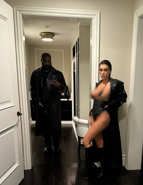 Cả Kim Kardashian và Bianca Censori đều sở hữu vóc dáng "bốc lửa" và ăn mặc nóng bỏng. Ảnh: Instagram.