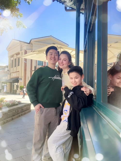 Mối quan hệ giữa Thanh Duy và con trai riêng của Diễm Hương rất tốt đẹp.