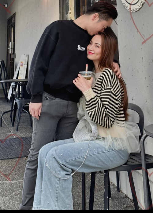 Diễm Hương và chồng mới đang tận hưởng cuộc sống hôn nhân đầy ngọt ngào.