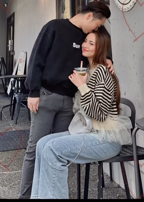 Diễm Hương và chồng mới đang tận hưởng cuộc sống hôn nhân đầy ngọt ngào.