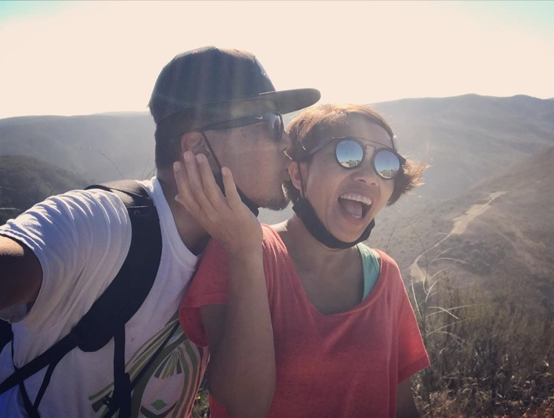 Trên trang cá nhân, Hà Trần thi thoảng đăng tải hình ảnh bên chồng con. Ảnh: FBNV.