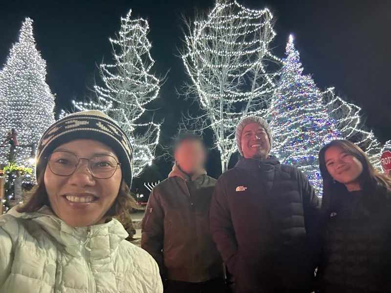 Trong cuộc phỏng vấn với Arttimes năm 2023, cô cho biết: "Chẳng phải ai cũng cần giữ một phần đời cho bản thân sao? Cái gì cũng phơi ra hết thì chán chết! Con người chỉ thú vị khi luôn là một ẩn số. Cuộc sống mỗi ngày của Hà cũng là một ẩn số. Mọi người cứ tiếp tục theo dõi hoạt động đủ để biết những gì cần biết". Ảnh: FBNV.