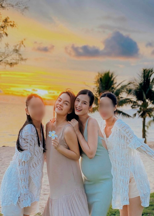 Đông Nhi chăm đi du lịch khi mang bầu lần 2.