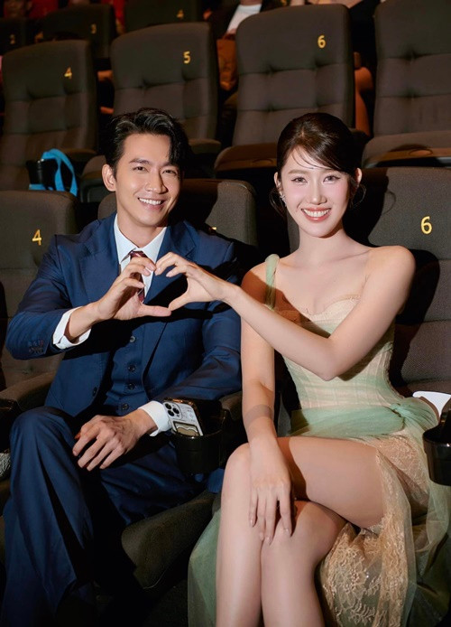 Giữa ồn ào, Võ Cảnh chia sẻ trên Arttimes, anh bị sốc khi đọc bình luận về vai diễn của mình. Tuy nhiên, khi bình tâm lại, nam người mẫu nhận thấy anh vẫn còn nhiều thiếu sót nên chưa chinh phục được khán giả.