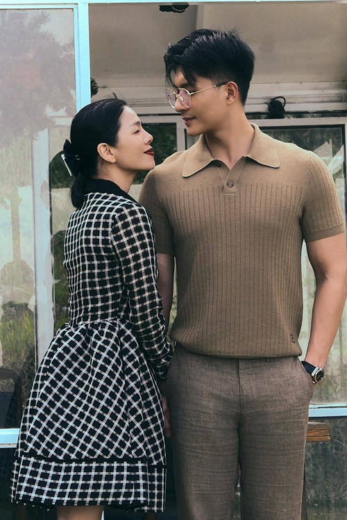 Lệ Quyên được khen ngày càng trẻ còn Lâm Bảo Châu phong độ hơn trước. Ảnh: FBNV.