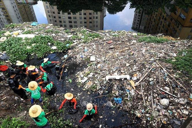 Các thành viên tham gia nhóm "Hà Nội Xanh" đều có chung một tình yêu với môi trường và mong muốn Hà Nội trở nên xanh - sạch hơn.