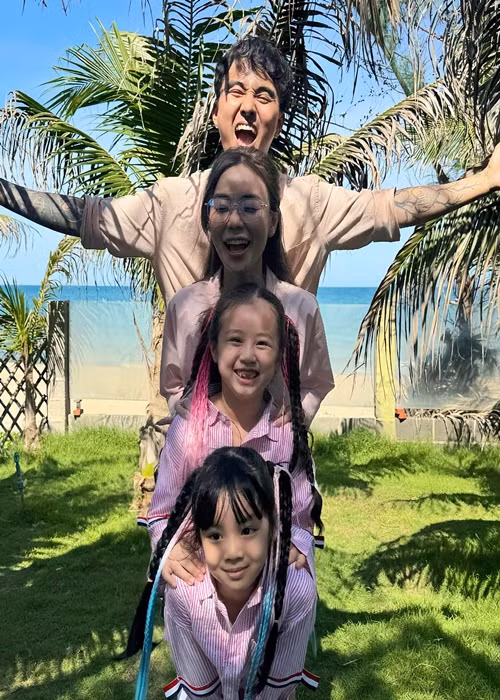 Đạt G hết lòng yêu thương hai con gái của Bảo Ngọc.