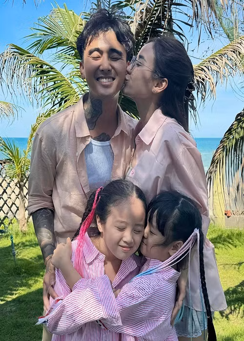 Vo cu Hoai Lam tinh tu ben Dat G trong chuyen du lich