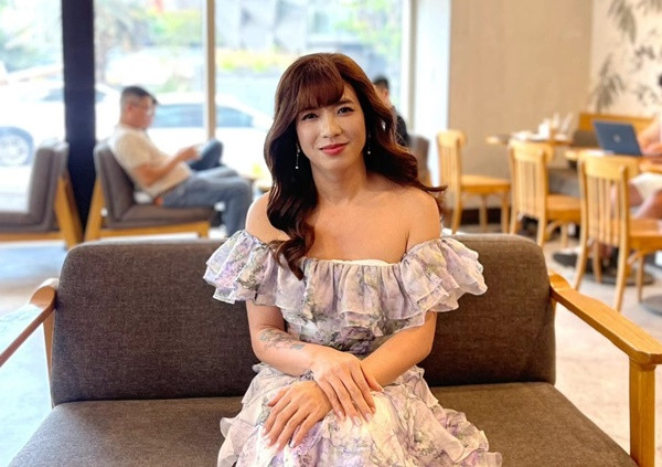 Chong chuyen gioi sau 8 nam ket hon, vo dan 