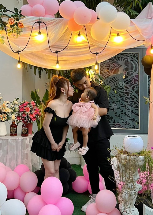 Sau khi sinh nở, MiA được khen đẹp mặn mà hơn.