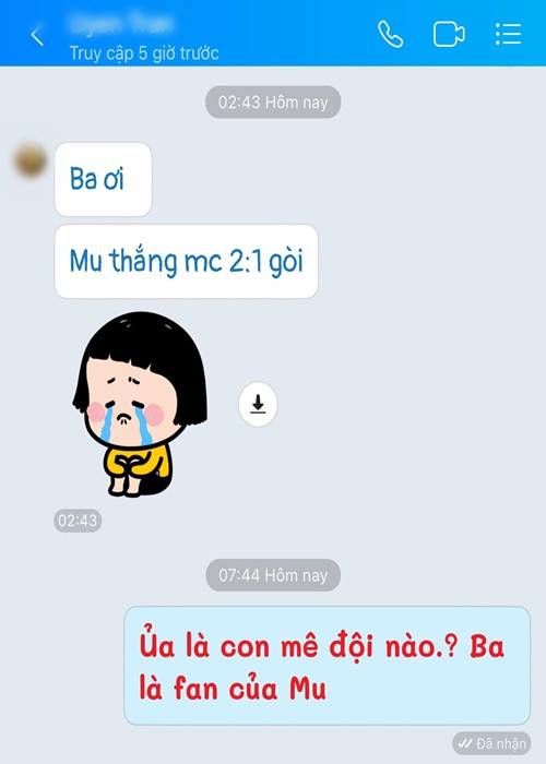 Huy Khánh khoe hai cha con cùng thích xem bóng đá.